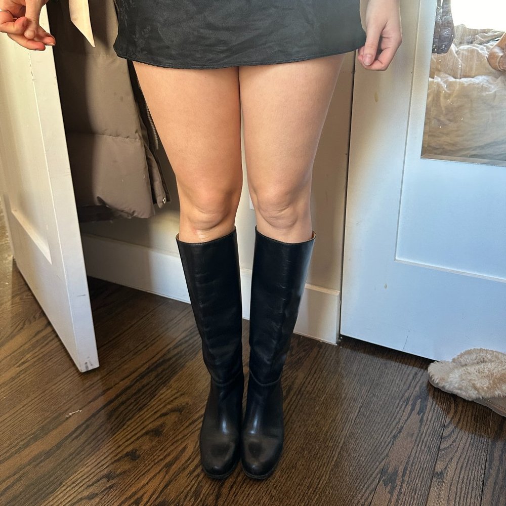 2021 Chanel Boots - Picture 5 of 7